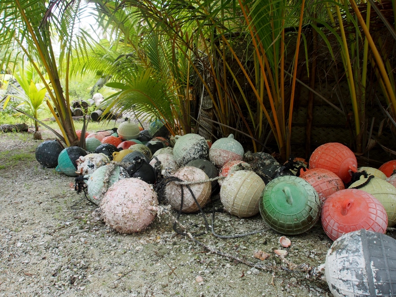 Redundant pearl buoys