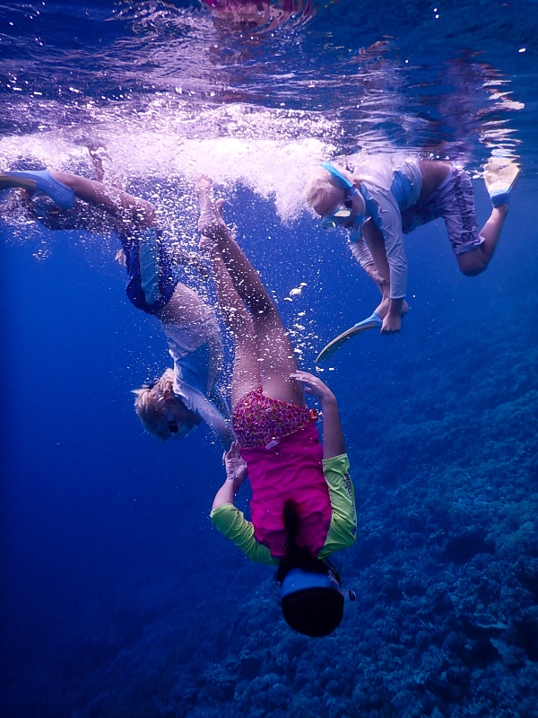 Water fun with the circus girls